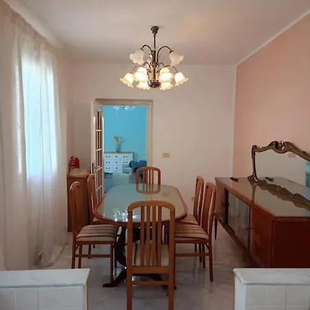 Lusiana דירה *